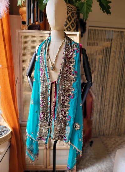 Sari kaftan one